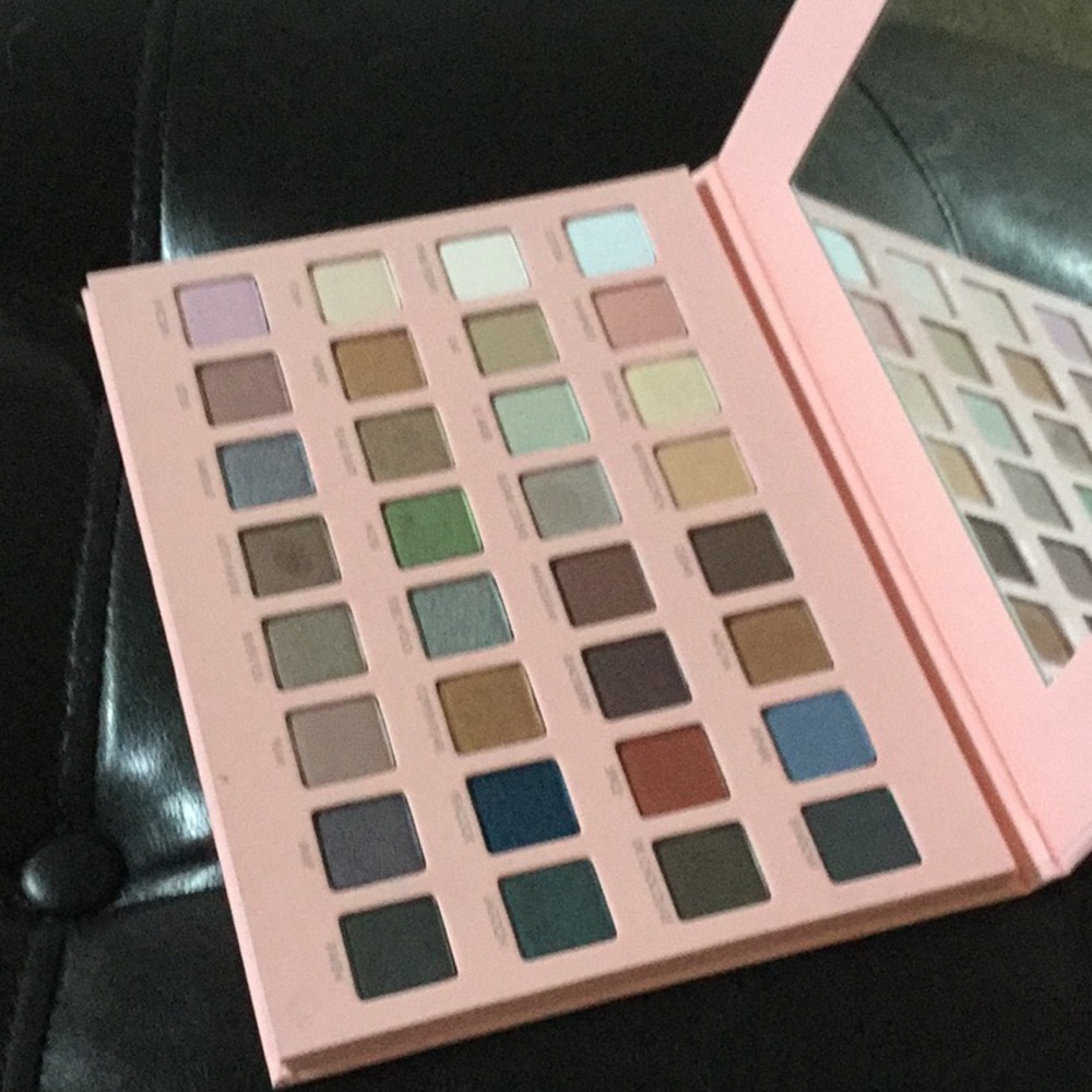 LORAC Mega Pro 4 Palette